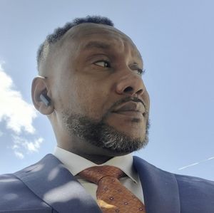 Meet your Posher, Emmanuel